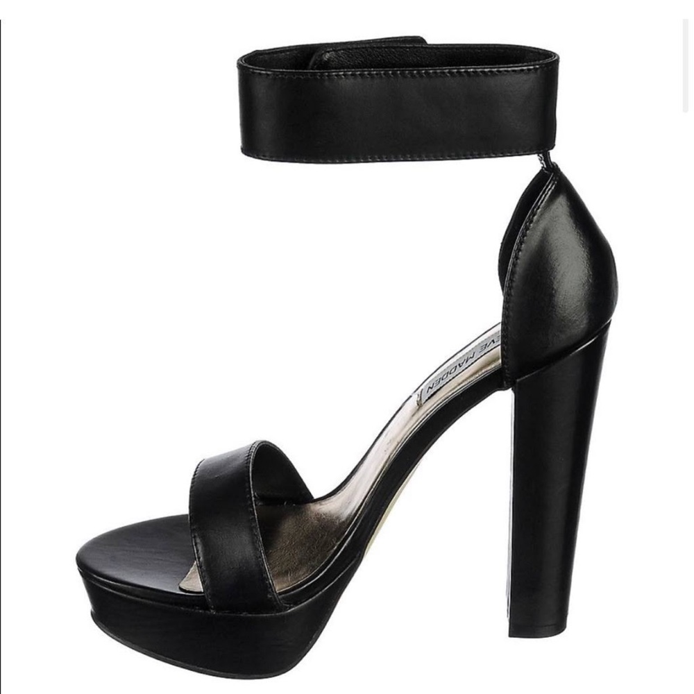 NWT STEVE MADDEN CLUBBER size 7